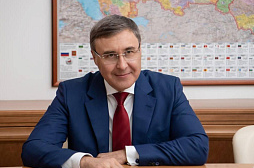 Валерий Фальков поздравил женщин с 8 марта.